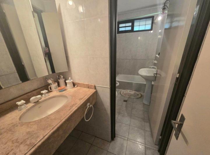 CASA 1 PLANTA 4 DORM 5 BAÑOS CAPITAL Apta Crédito 5