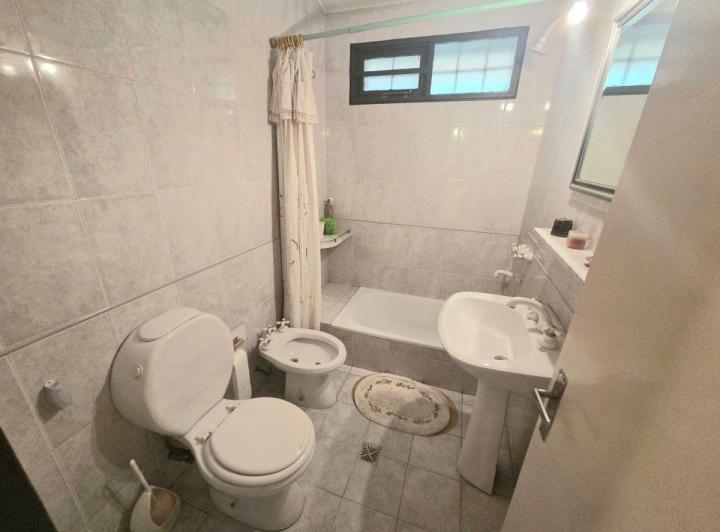 CASA 1 PLANTA 4 DORM 5 BAÑOS CAPITAL Apta Crédito 4