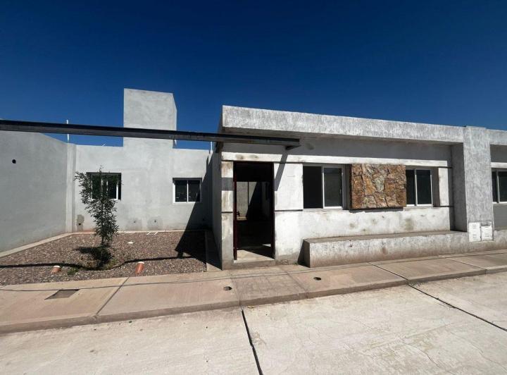 venta complejo a estrenar casas y dúplex luzuriaga 1