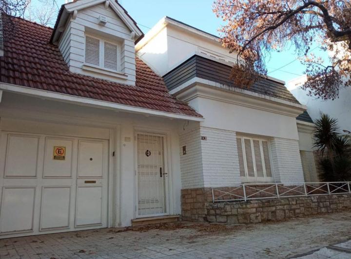 Venta Casa 7 Ambientes Barrio Bombal Ciudad Mza 4