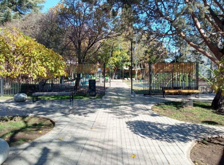 Venta Casa 7 Ambientes Barrio Bombal Ciudad Mza 2