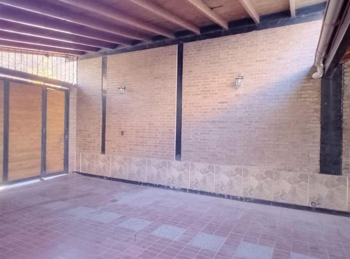 VENTA CASA TRES DORMITORIOS SEXTA SECCION MENDOZA 4