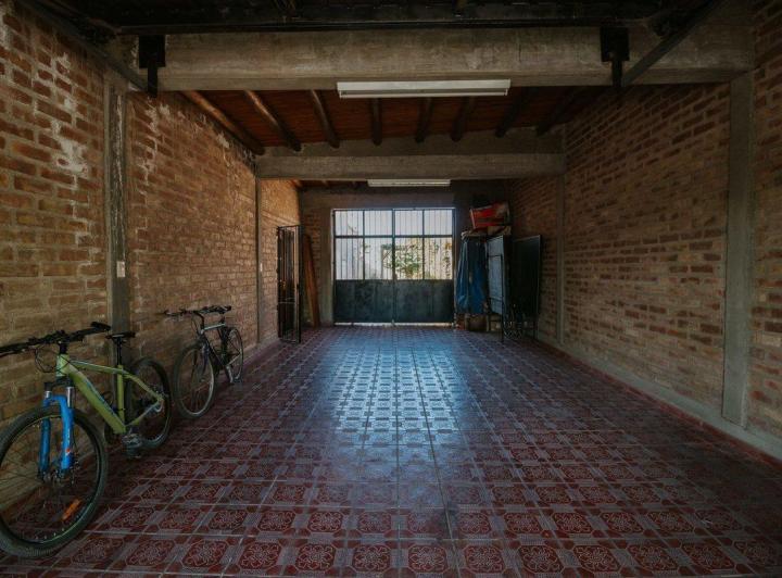 CASA MIXTA EXCELENTE ESTADO  PADRE VAZQUEZ MAIPÚ 4