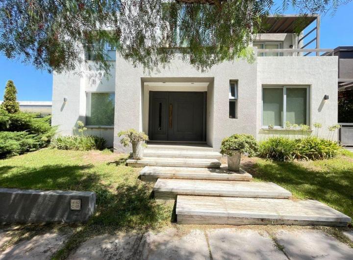 Casa Categoría en Dalvian, Mendoza 4