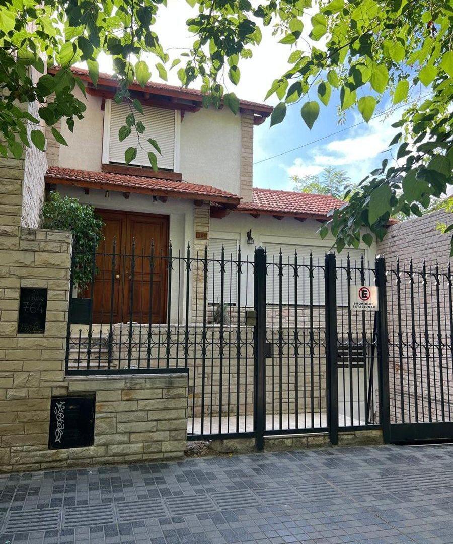 ALQUILER CASA, QUINTA SECCION, IDEAL USO COMERCIAL