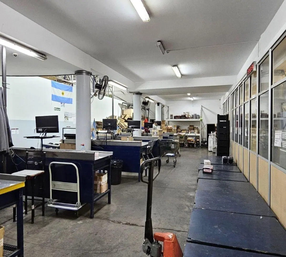 VENTA MAGNIFICO GALPON CON LOCAL, OFICINAS Y PLAYA 5