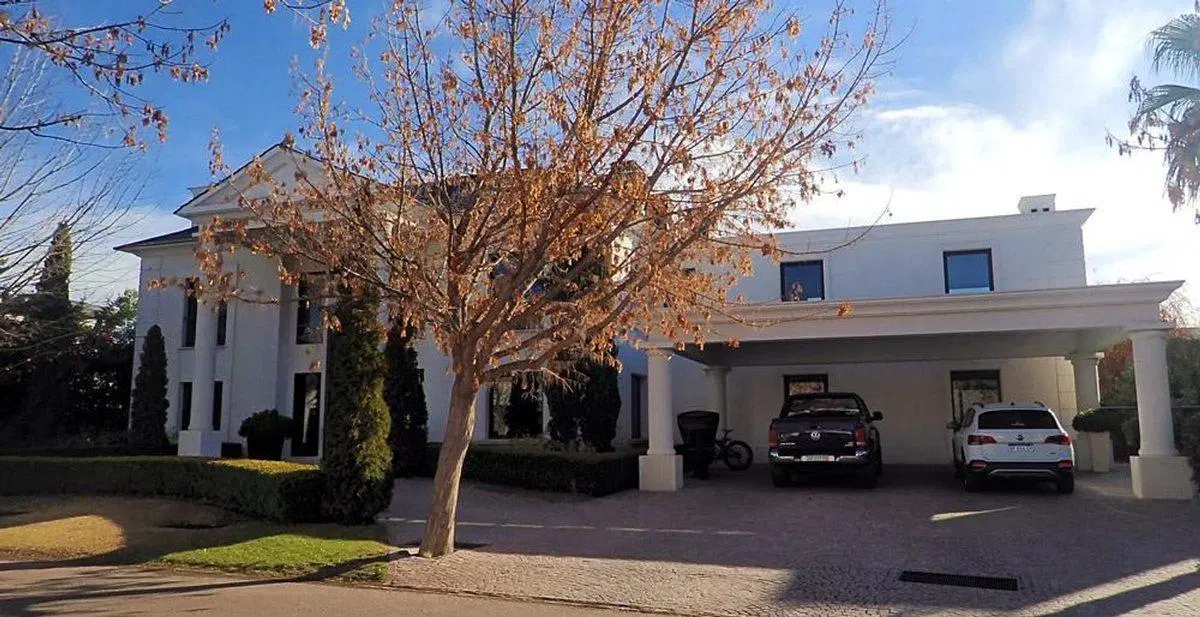 Espectacular casa en venta en Barrio Pueyrredón 3