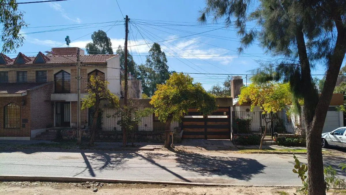 Venta Casa Barrio Supe - 3 dormitorios Godoy Cruz 2