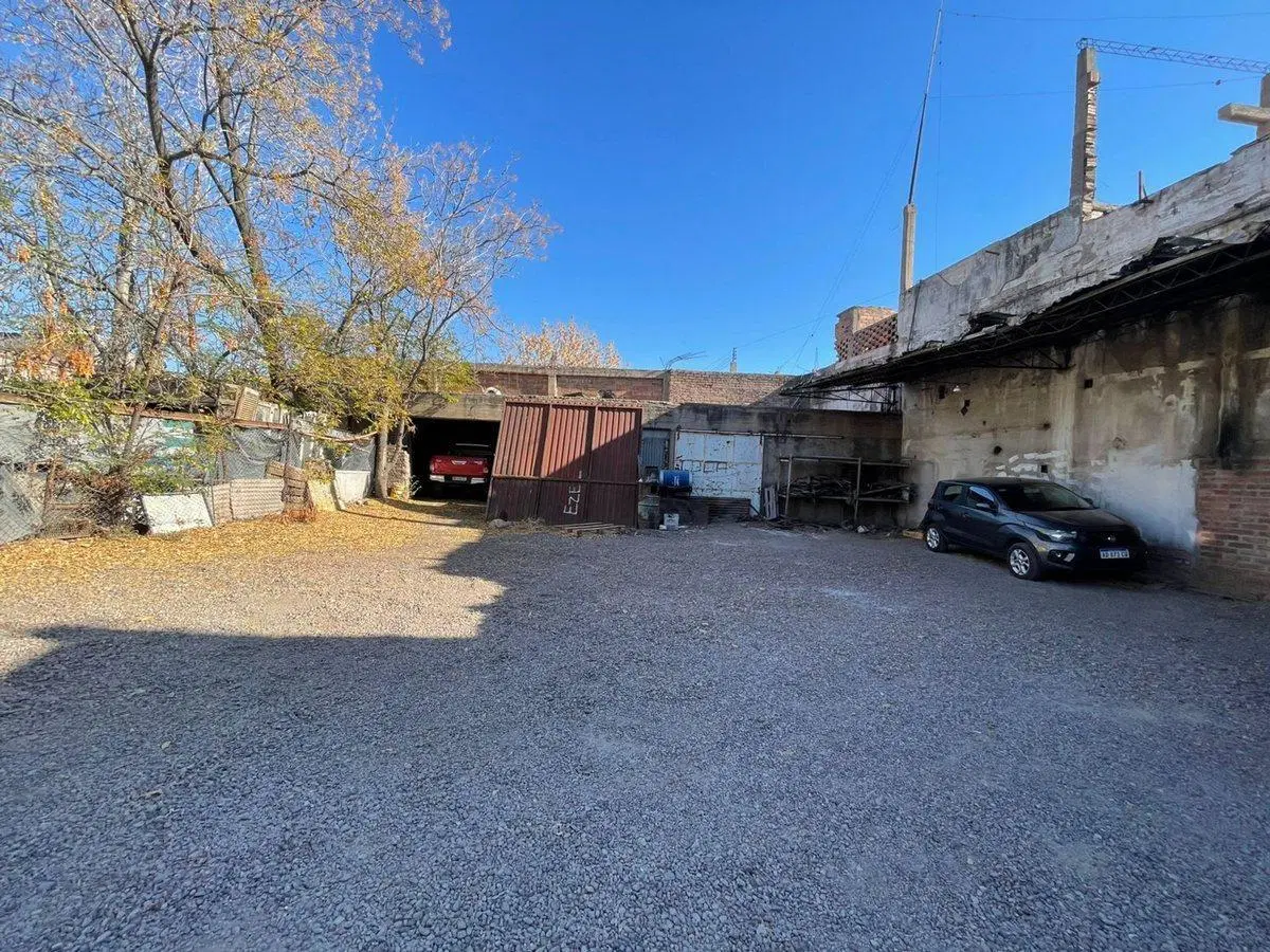 VENTA OPORTUNIDAD INVERSIÓN O RECICLAJE MENDOZA 2