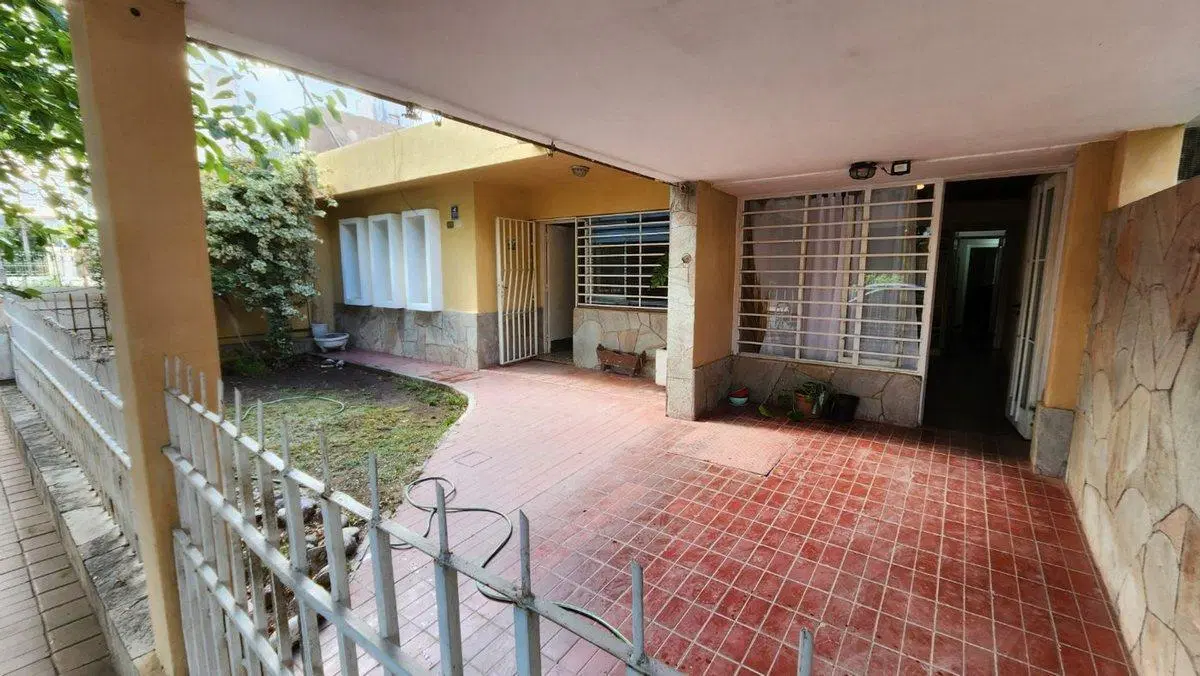 Venta Casa y Depto en B° Santa Ana 3
