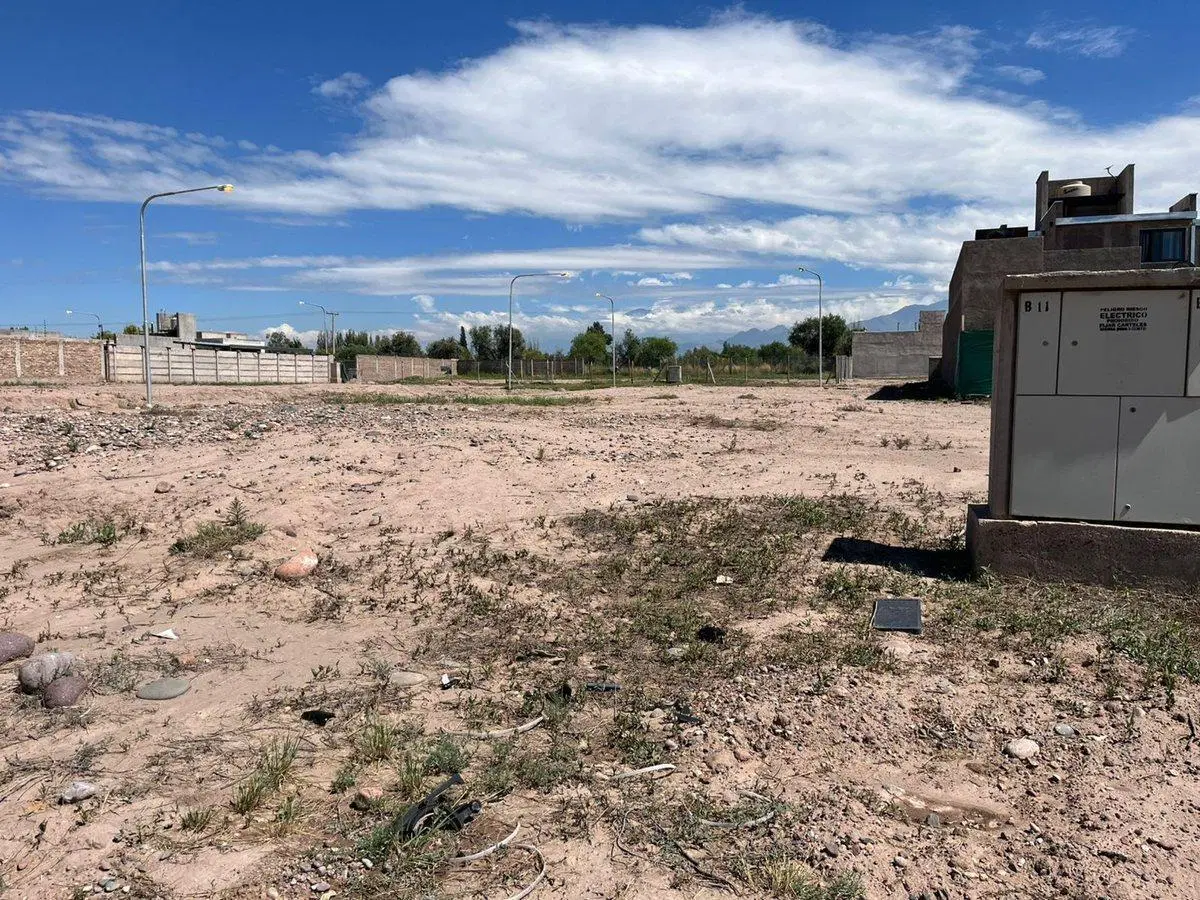 Lote en venta apto PH barrio cerrado Lujan de Cuyo 4