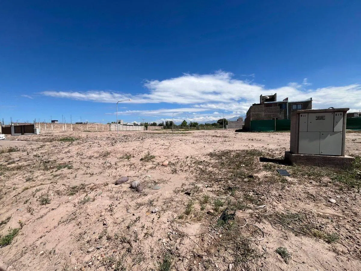 Lote en venta apto PH barrio cerrado Lujan de Cuyo 5