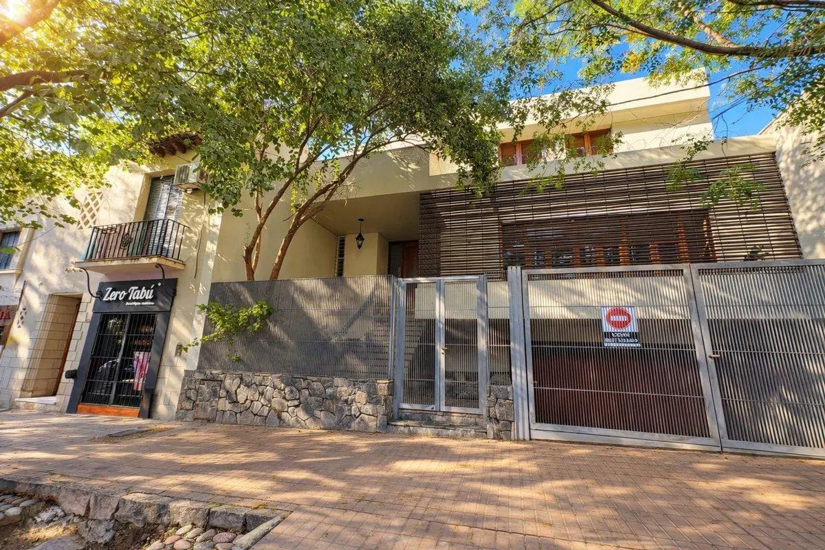 VENTA AMPLIA CASA APTA PROFESIONAL 3