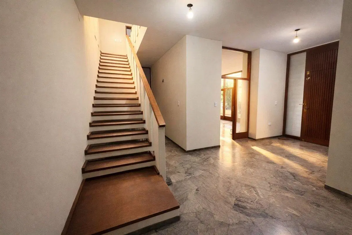 VENTA AMPLIA CASA APTA PROFESIONAL 4
