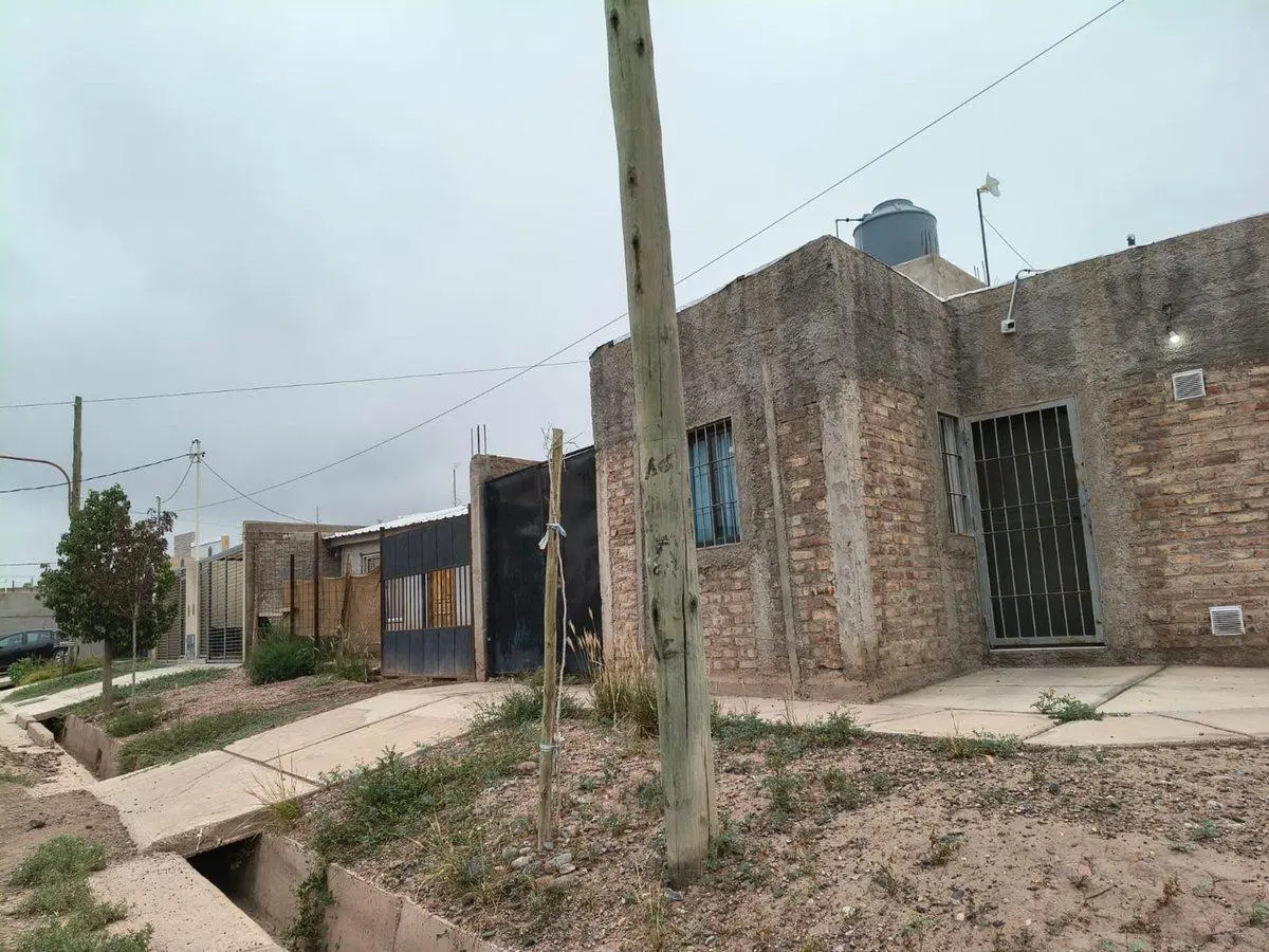 Venta Casa Esquina Jesús Nazareno - Guaymallen 2
