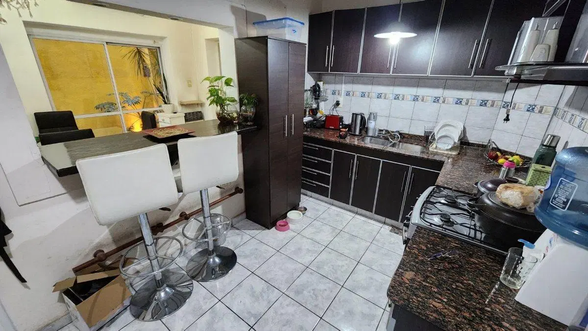 Venta Depto PB Céntrico 2 Dorm. Cocheras y Patio 2