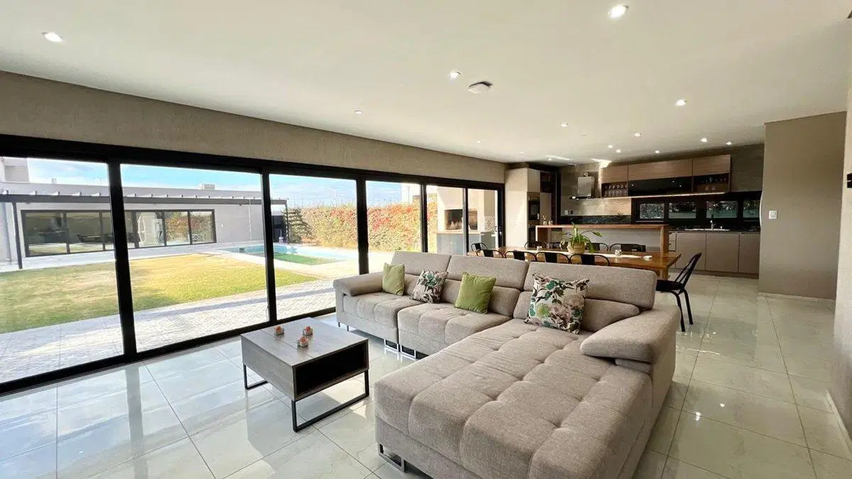 Casa en venta Pinar del Sol I, Maipú con pileta 4