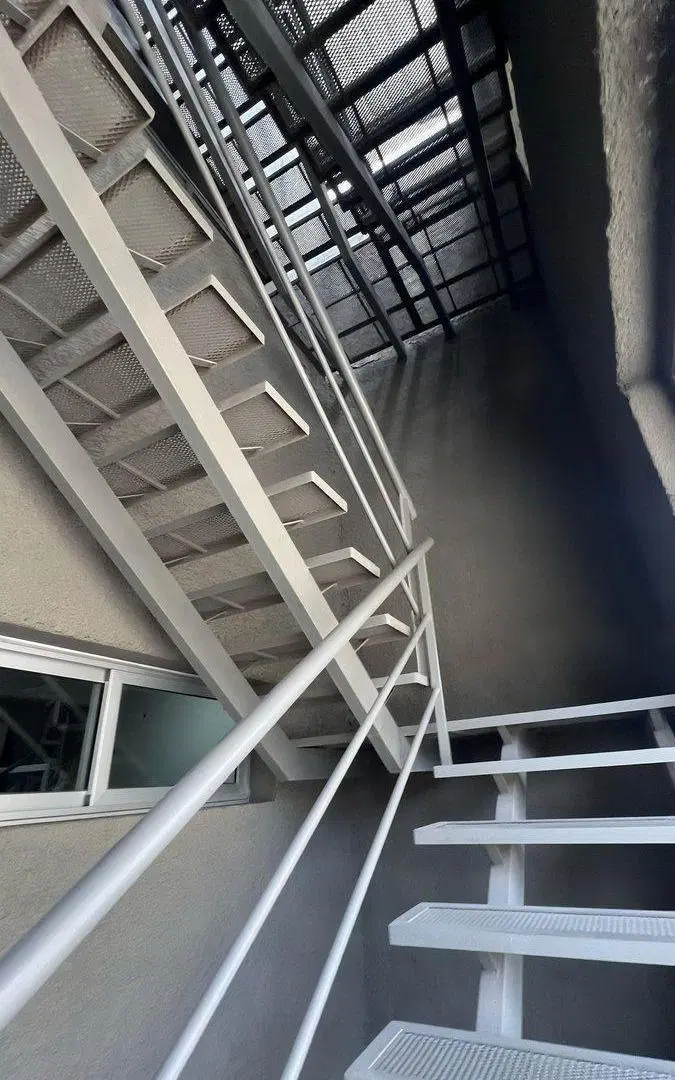 EDIFICIO CORPORATIVO – ZONA PARQUE Y 5TA 2