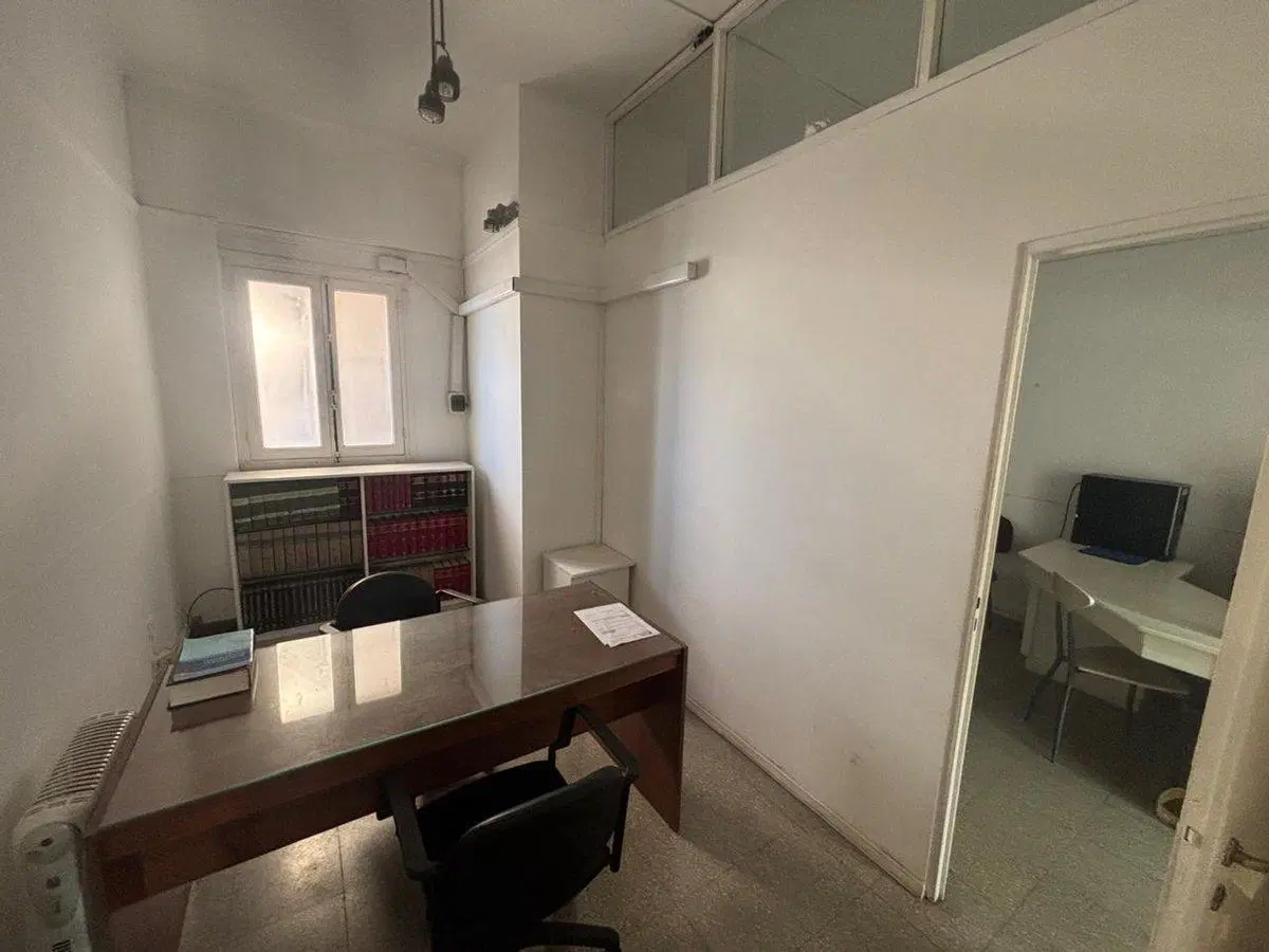 Venta oficina cuarto piso galería Bamac Mendoza 2