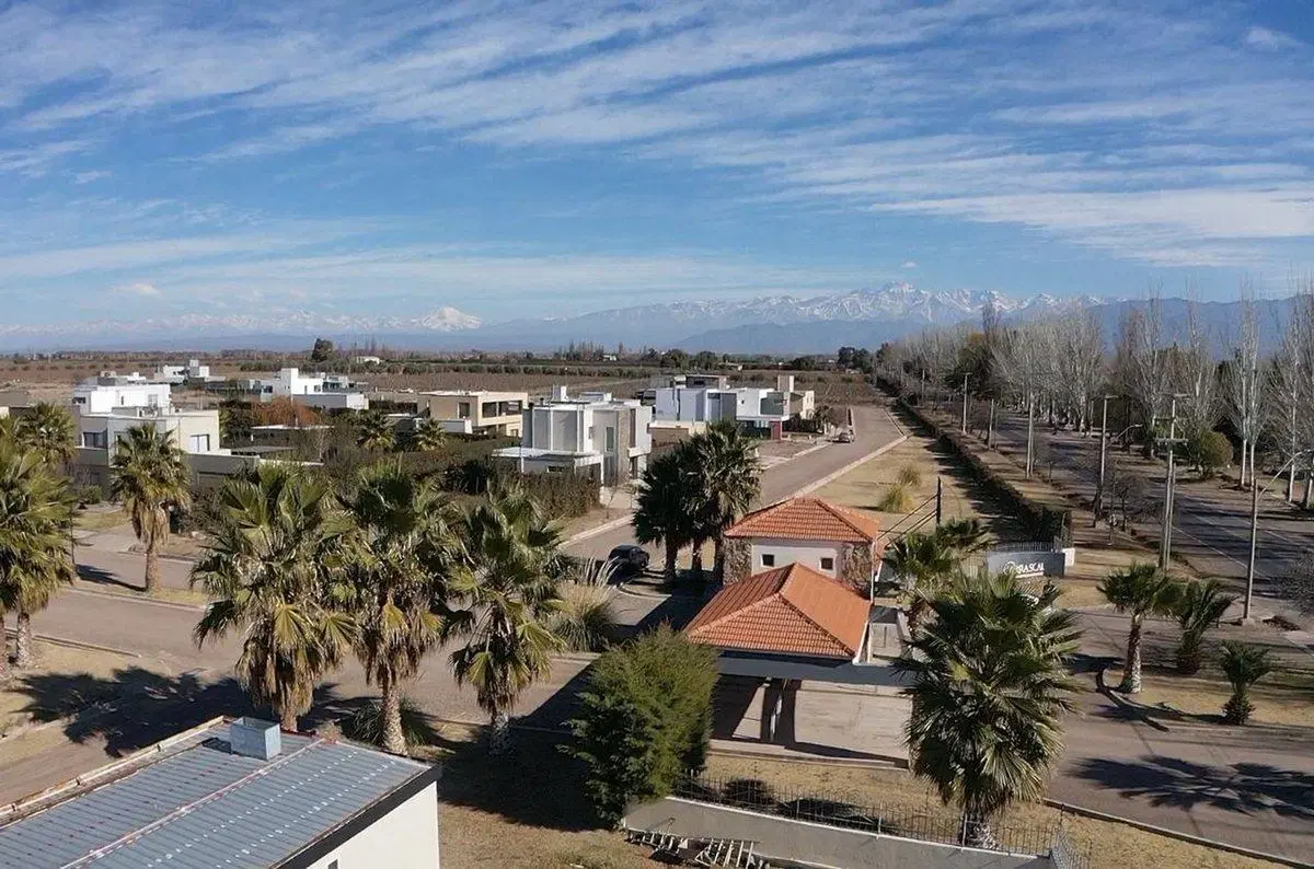 VENTA TERRENO COMPLEJO CERRADO CARRASCAL MENDOZA 4