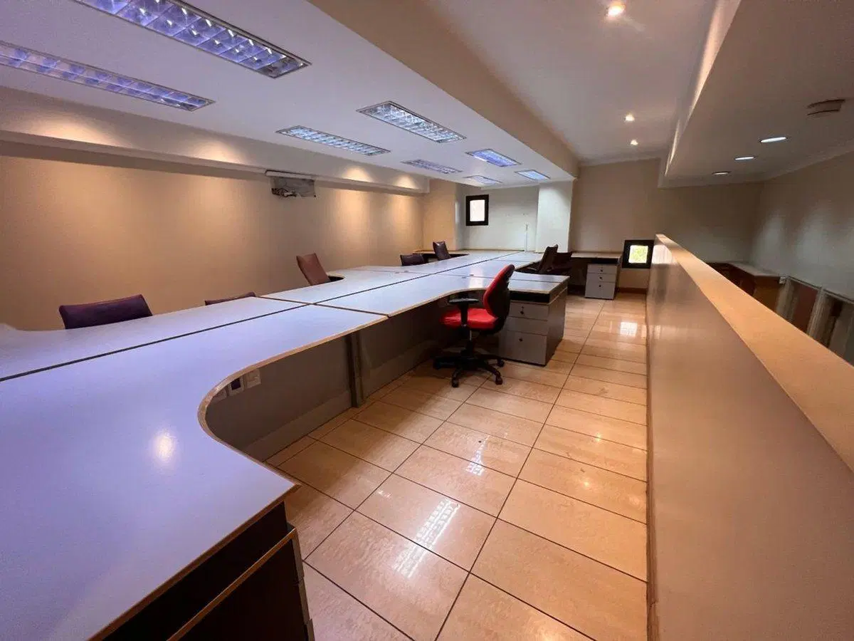 VENTA Oficina Piso Completo Edificio Gomez Mendoza 2