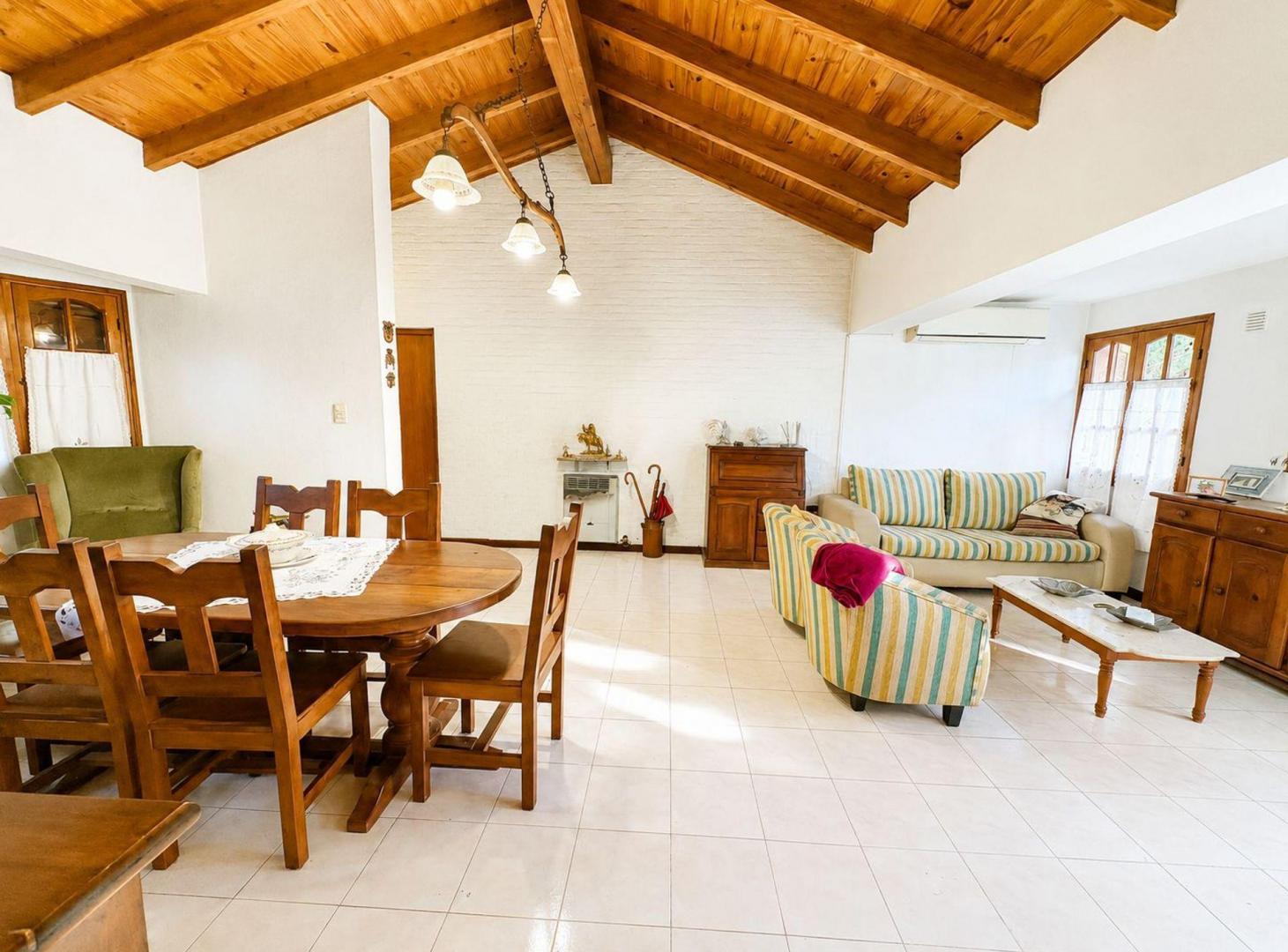 Casa en Venta Barrio Privado 3 Dorm Guaymallén