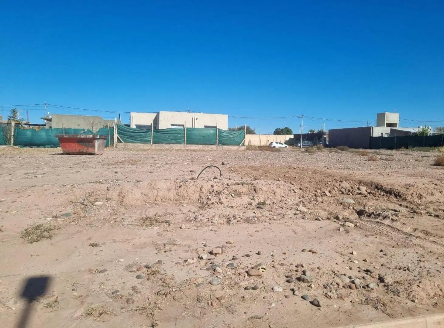 Venta lote central barrio priv Vista Oliva Maipú 5