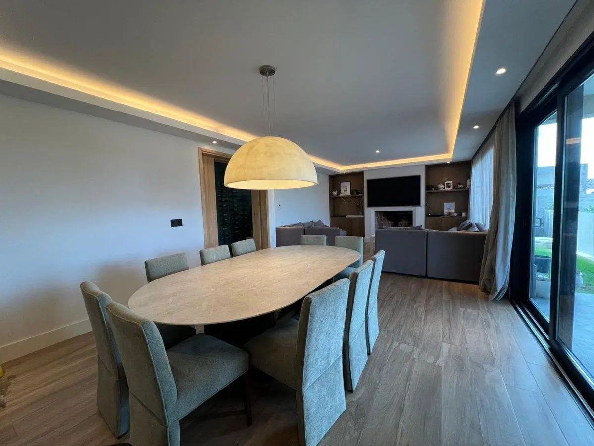 CASA EN VENTA, BARRIO DALVIAN. 3
