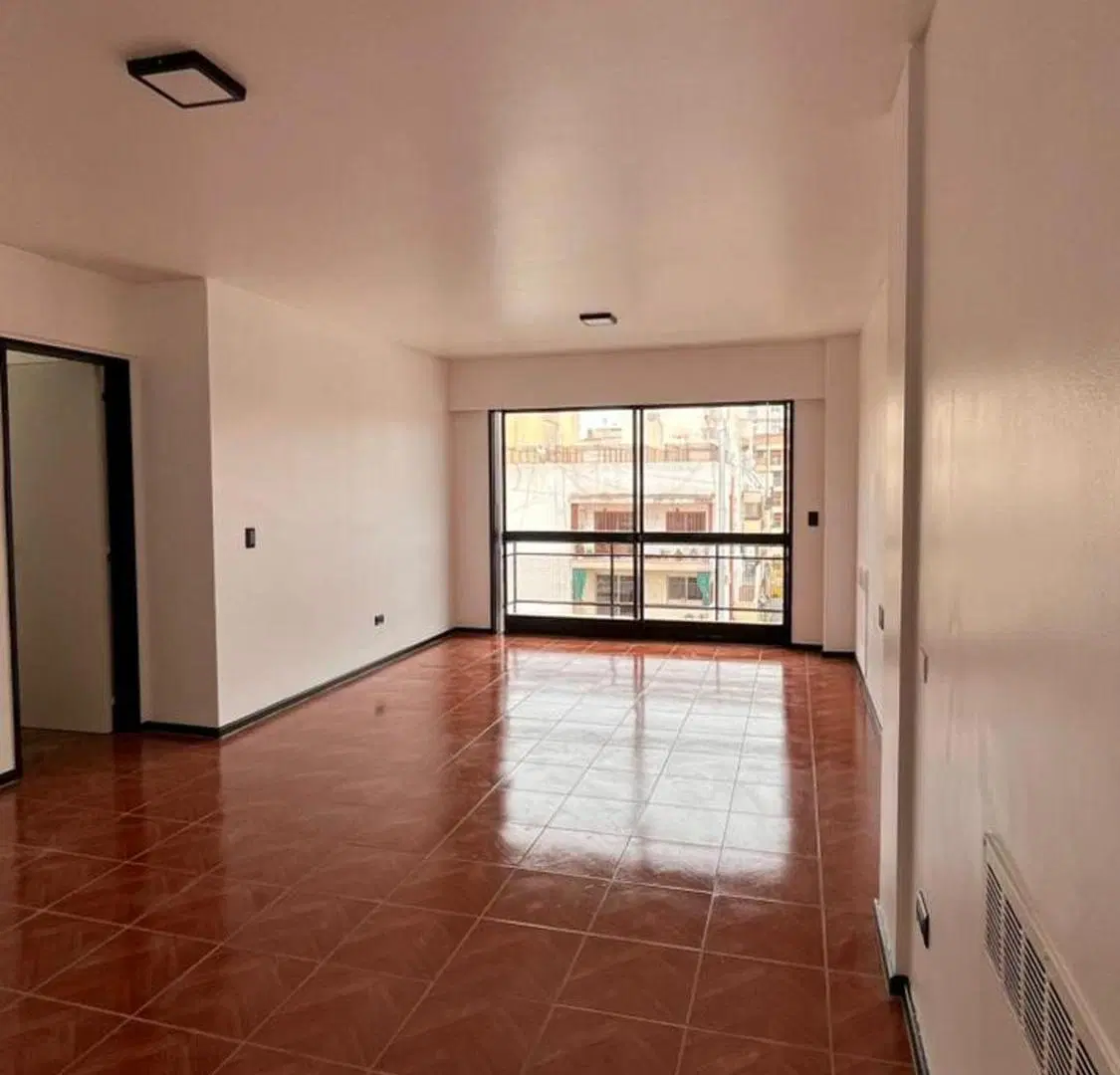 ALQUILER DE SEMIPISO EN PEATONAL 3 DORMI. 2 BAÑOS 3