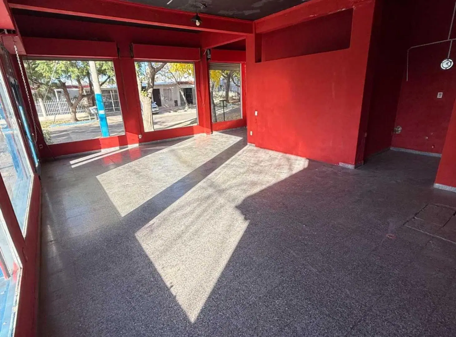 Local comercial en alquiler, esquina B° Municipal. 2