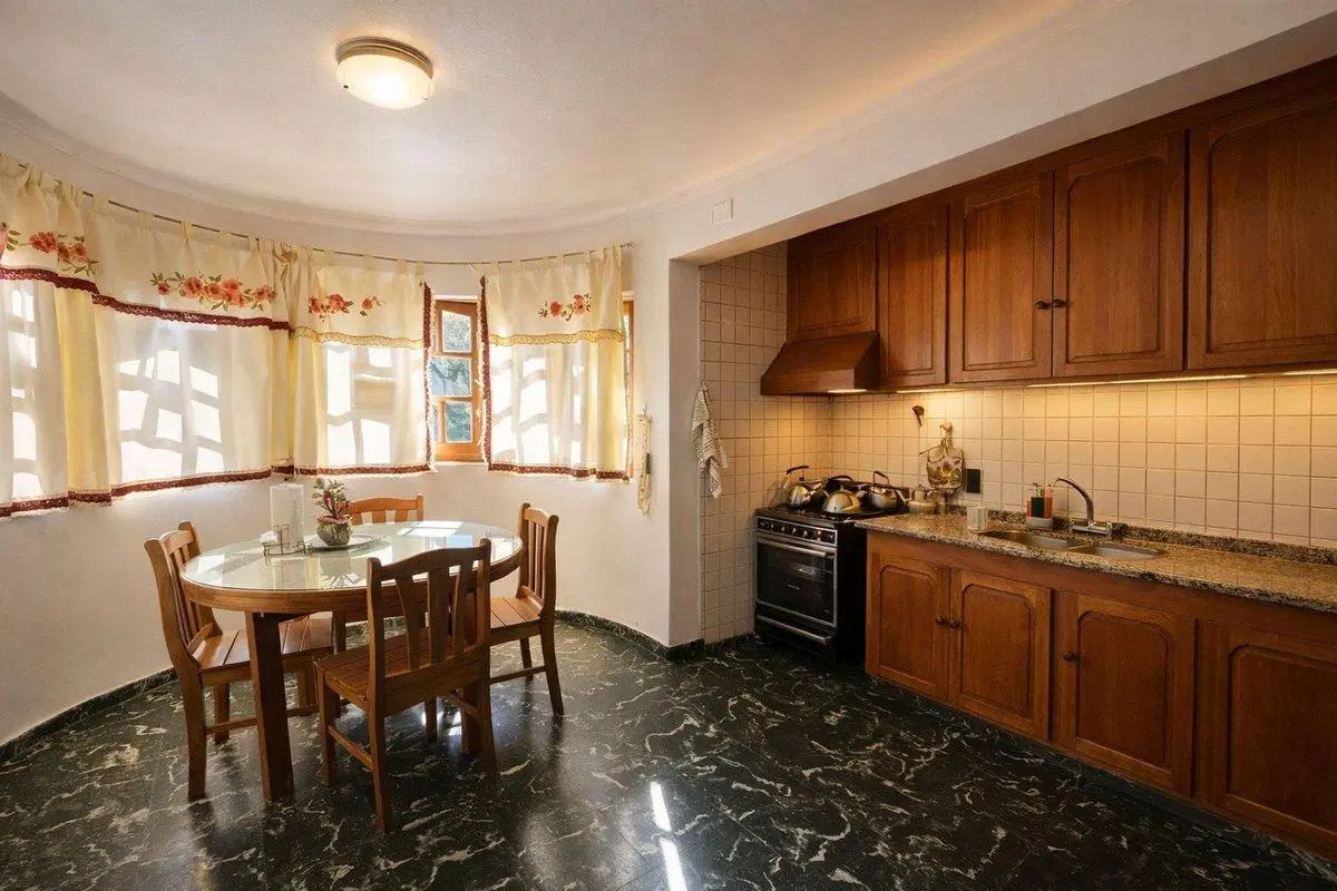 VENTA CASA DE 5 DORMITORIOS GODOY CRUZ 5