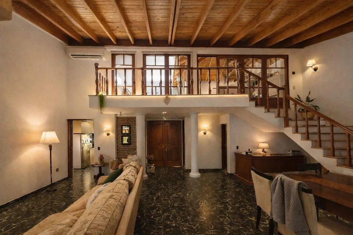 VENTA CASA DE 5 DORMITORIOS GODOY CRUZ 2