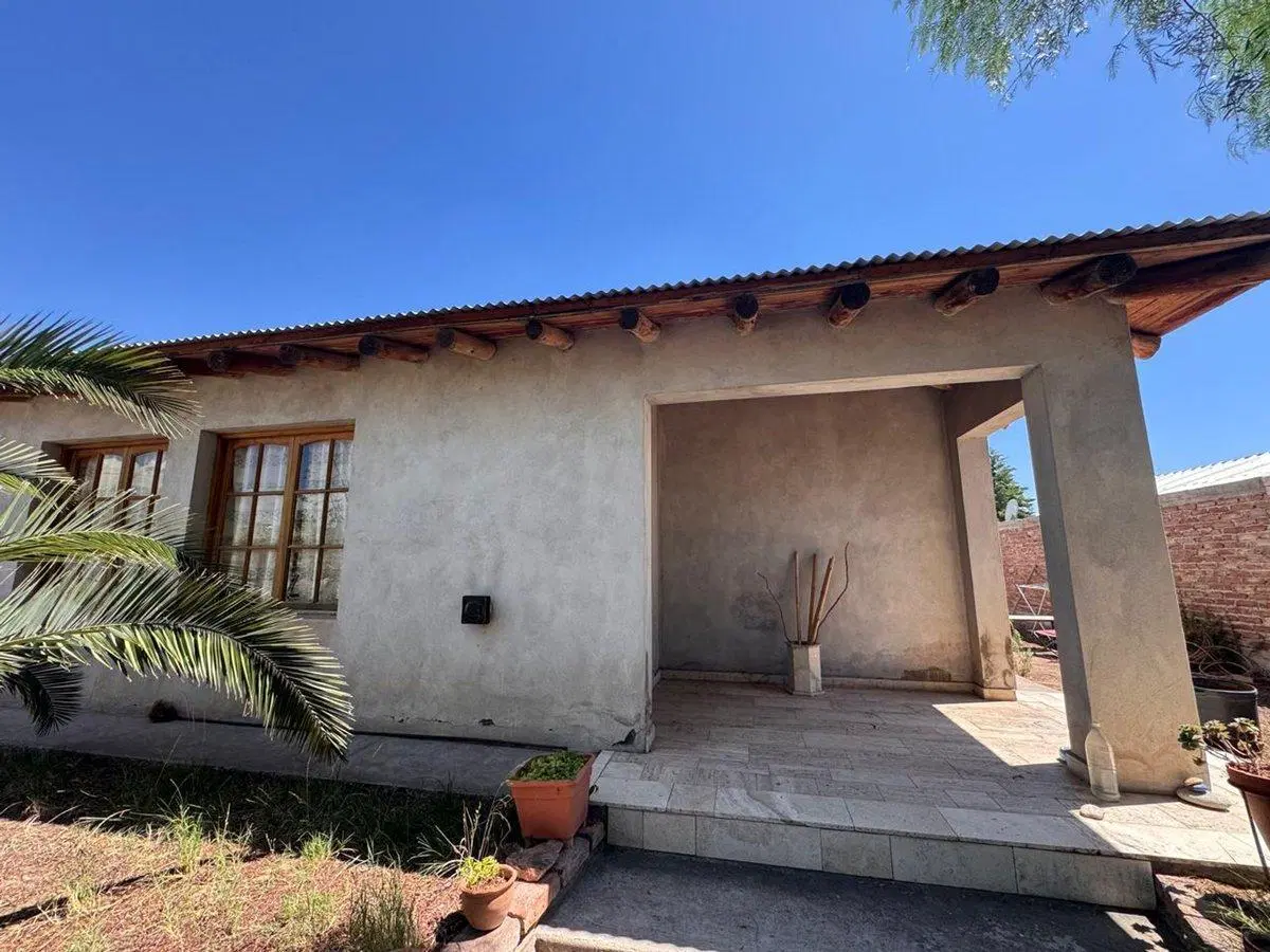 CASA 3 DORMITORIOS EN VENTA ALTO CHALLAO CON PATIO 2
