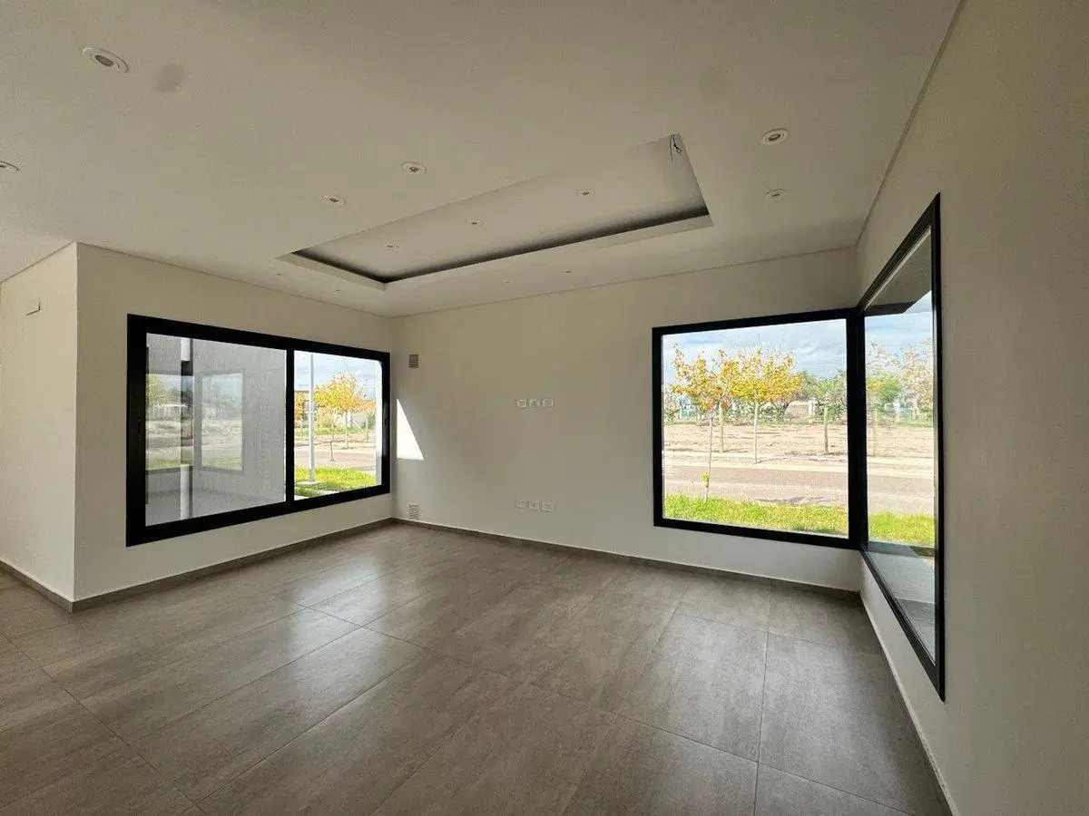 CASA EN VENTA BARRIO MILCAYAC I LUJAN DE CUYO 3