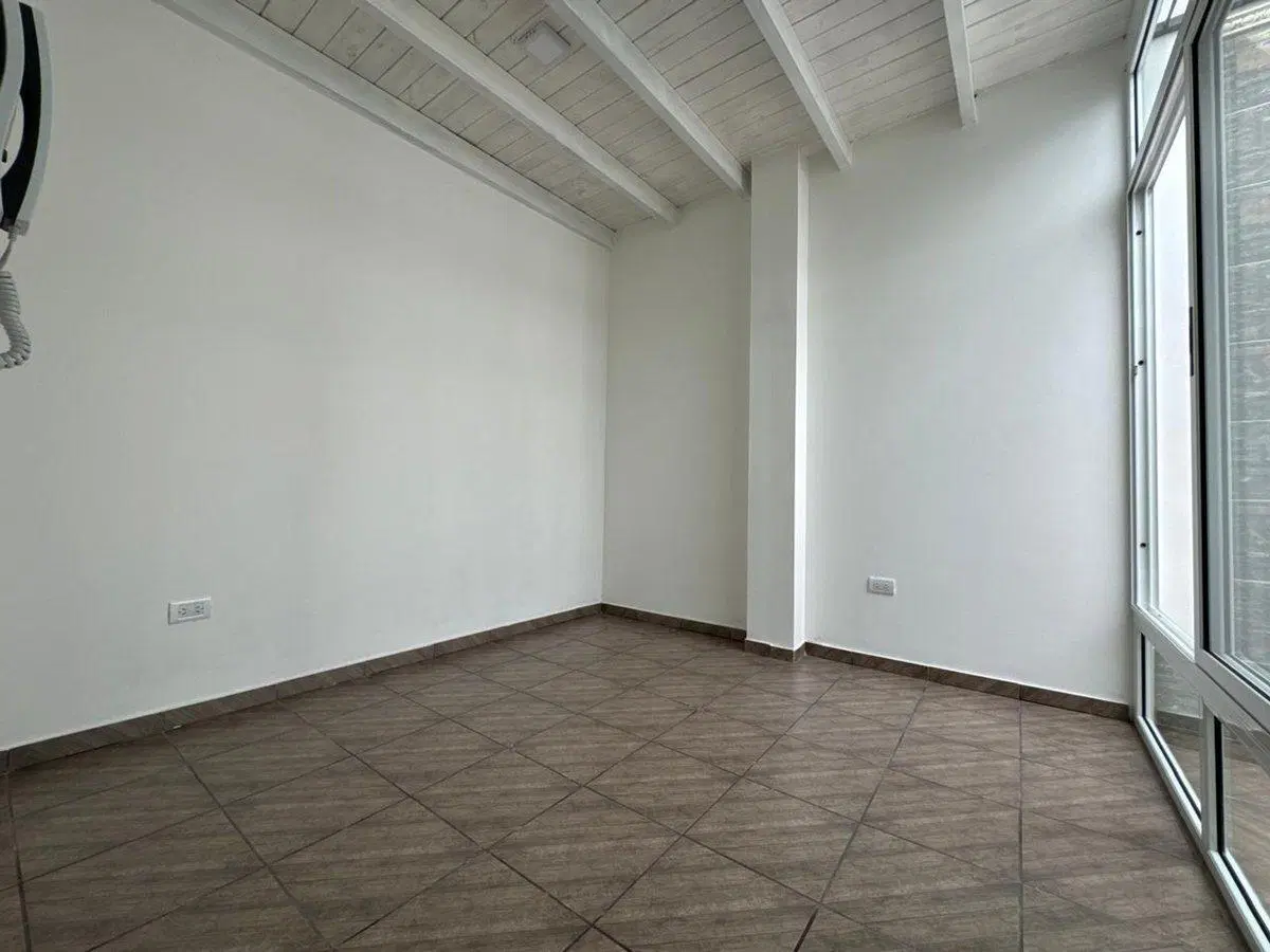 4 OFICINAS EN ALQUILER CALLE SAN MIGUEL A ESTRENAR 3