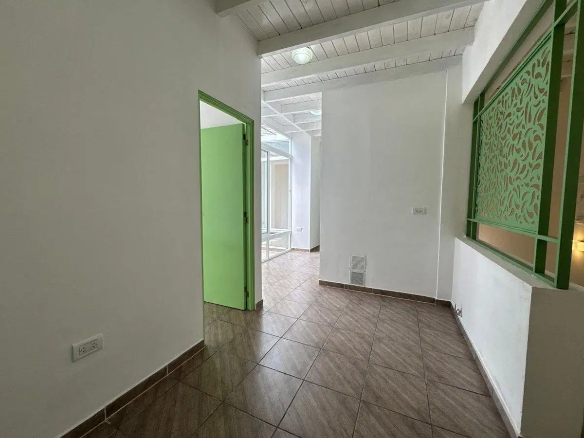 4 OFICINAS EN ALQUILER CALLE SAN MIGUEL A ESTRENAR 2
