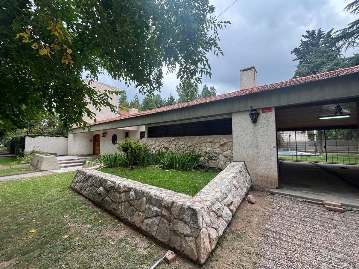 Alquiler residencial casa de categoría La Puntilla