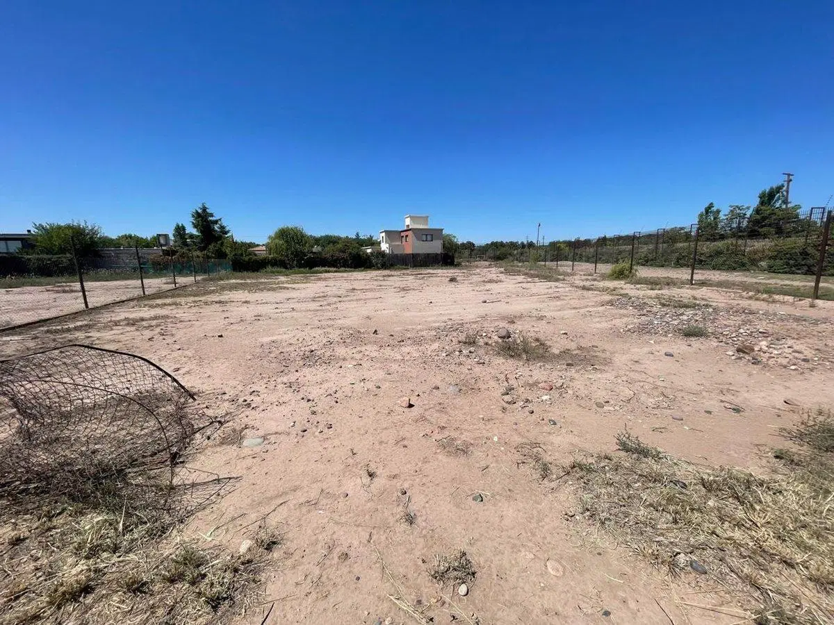 LOTE EN VENTA CHACRAS DE CORIA SEMI PRIVADO 3
