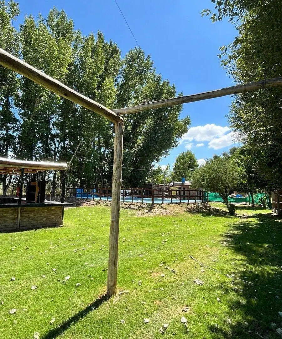 VENTA CASA QUINTA, QUINCHO, PISCINA, GRAN LOTE! 3