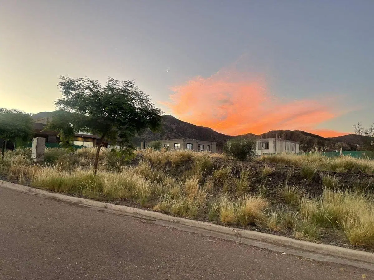 VENTA GRAN LOTE ESQUINA MENDOZA NORTE COUNTRY CLUB 4