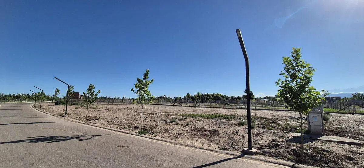 venta lote barrio quattro 629mts chacras de coria 5