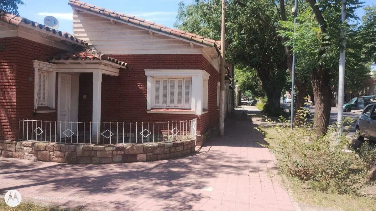 Casa esquina 3 Dormitorios cochera Dorrego Gllen 3