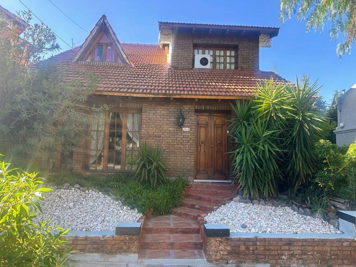 Casa en Dalvian, de 5 dormitorios, perfecto estado