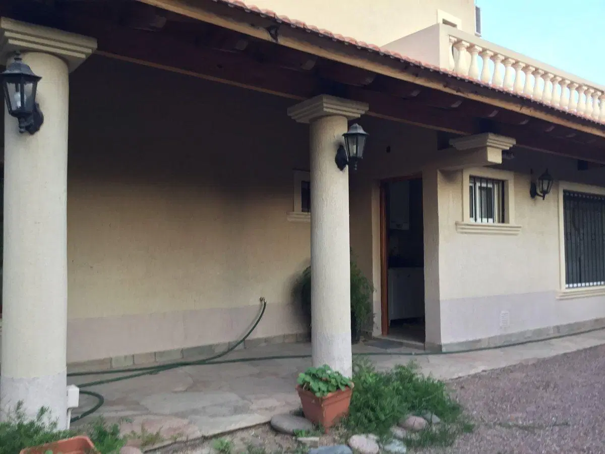 VENTA CASA RESIDENCIAL 3 DORMITORIOS Y PISCINA MZA 3