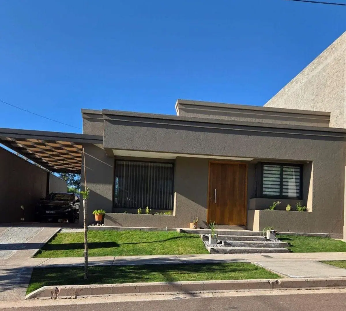 CASA VENDE EN BARRIO LAS ACACIAS 2
