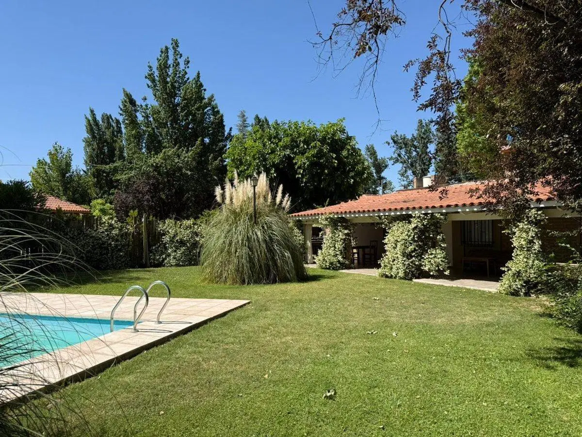 venta  casa  chacras de coria   callejon privado 4