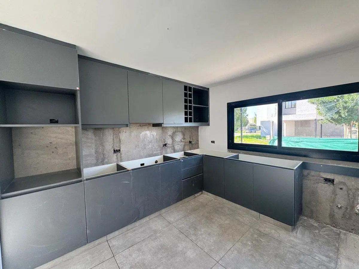 CASA EN VENTA BARRIO PRIVADO LAR DE VIEYTES III 3