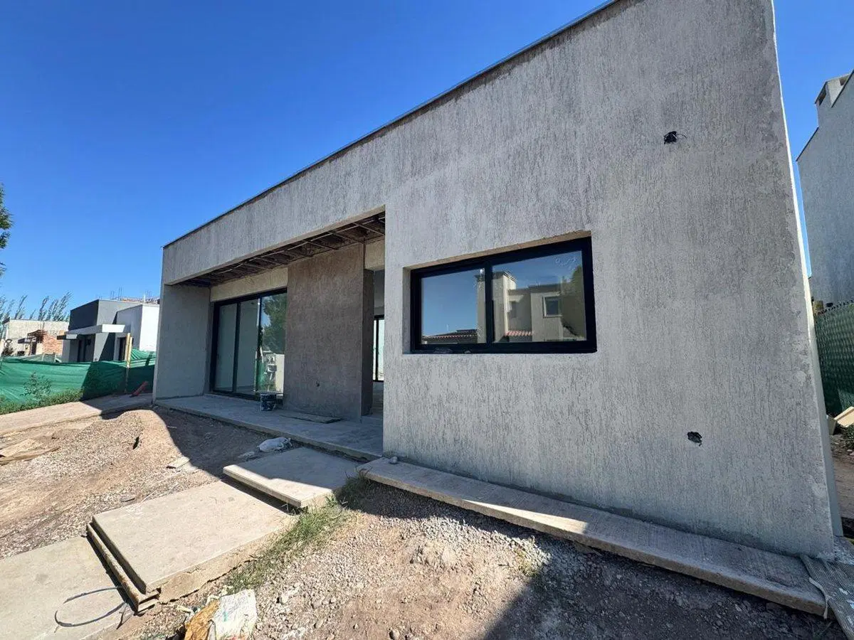 CASA EN VENTA BARRIO PRIVADO LAR DE VIEYTES III 2
