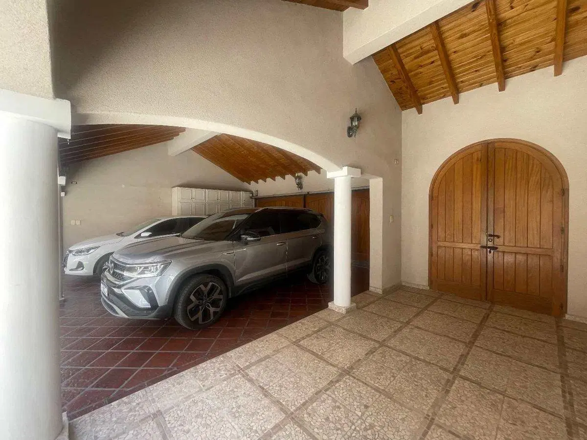 CASA EN VENTA MAIPU MENDOZA CON PILETA 4