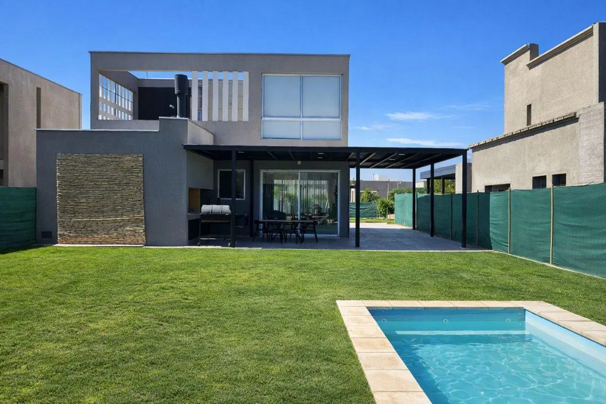 ALQUILER CASA AMOBLADA ALMA GARDENIA 3 HAB PILETA 5